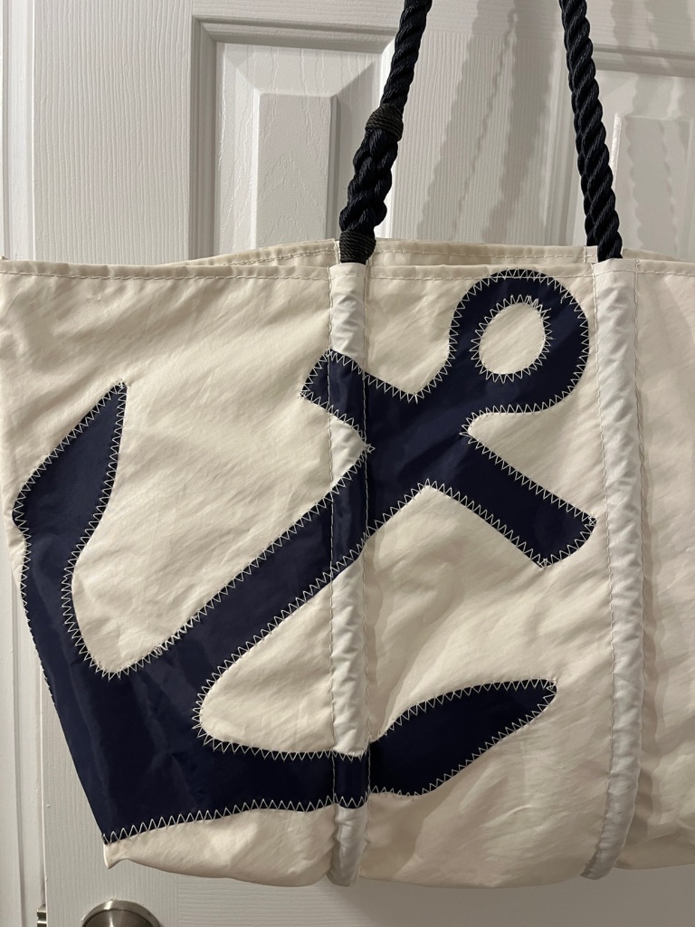 Maine Sea Bag Nautical Anchor Tote Bag in Cream and Navy - Picture 2 of 6